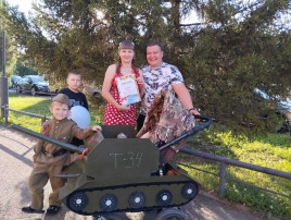 Парад колясок в честь Дня семьи, любви и верности Парад колясок в честь Дня семьи, любви и верности.